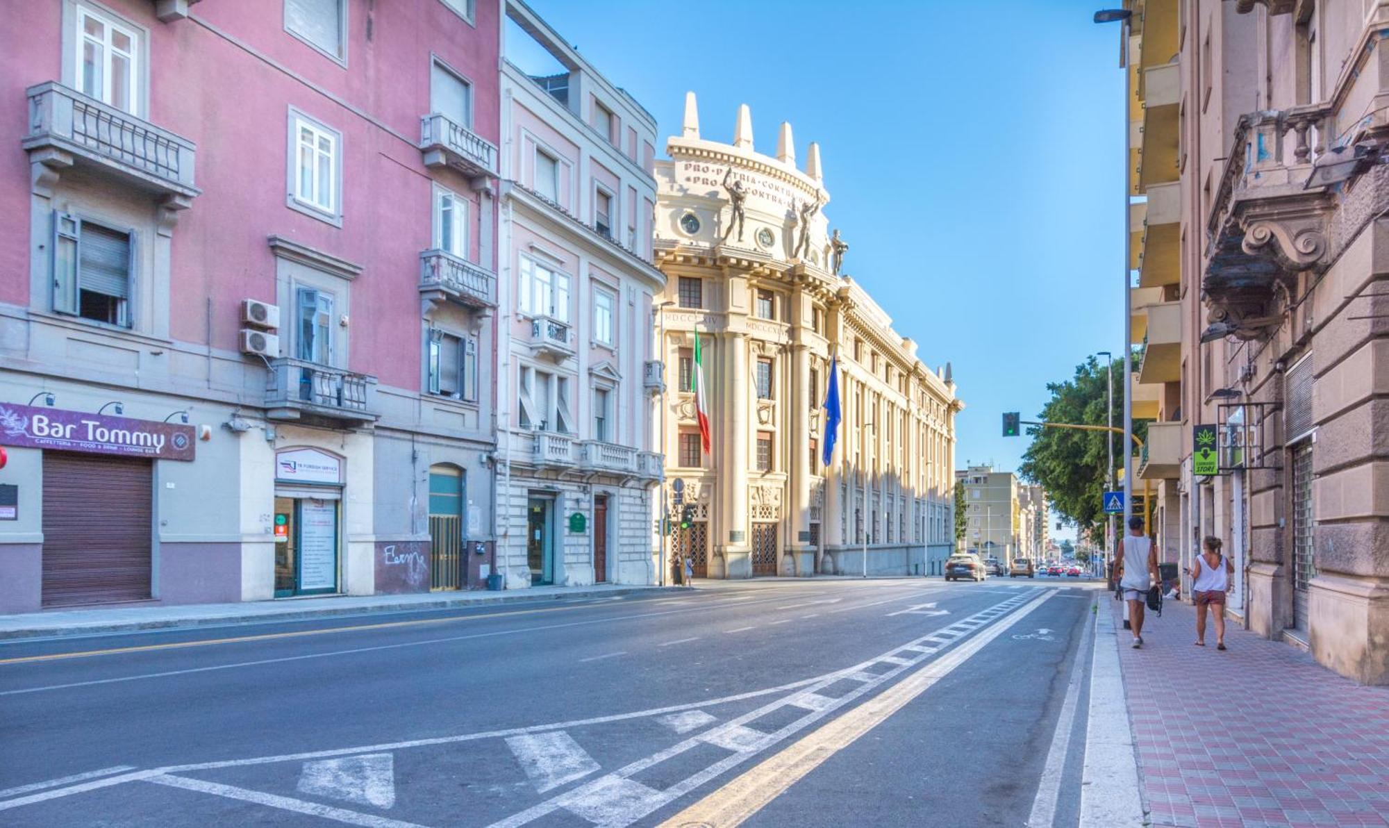 Sunscape Rooms Cagliari City Center מראה חיצוני תמונה